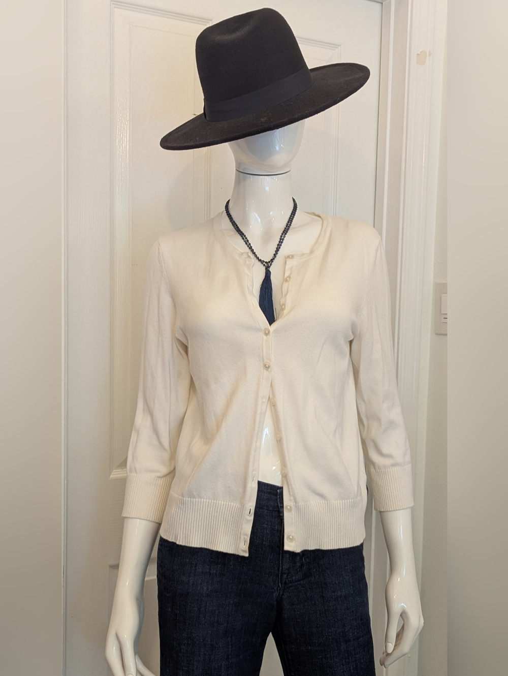 Chaus Women's Cream Button-Up Cardigan Sweater S